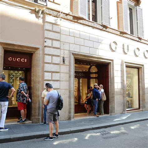 dove comprare gucci|Gucci website.